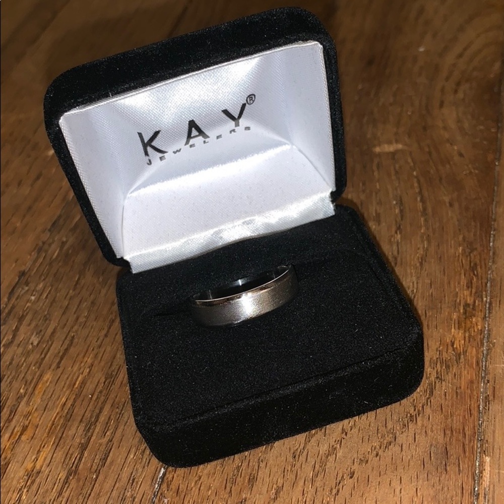 14k White Gold Men’s wedding band